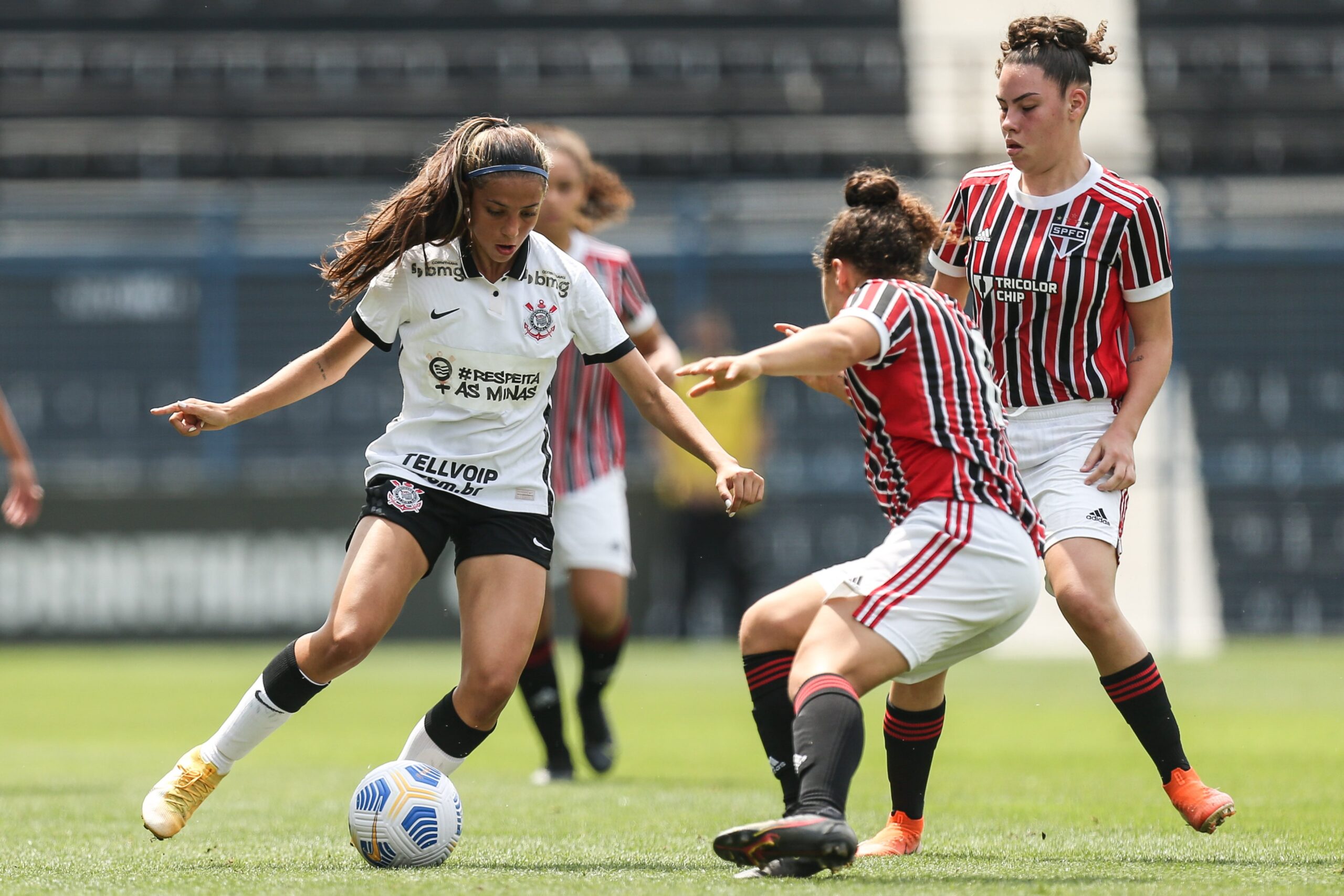 Brasileiro Femenino Sub S O Paulo Conquista A Vantagem Diante Do