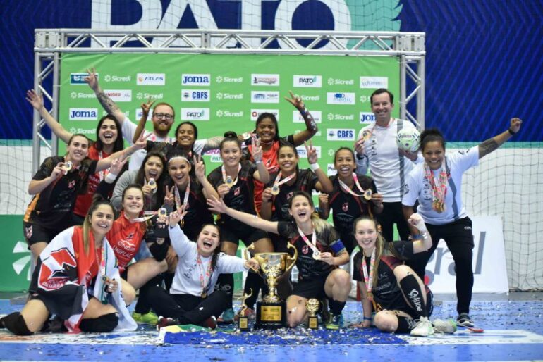Mundial de Futsal Feminino - Um gol da Amandinha!