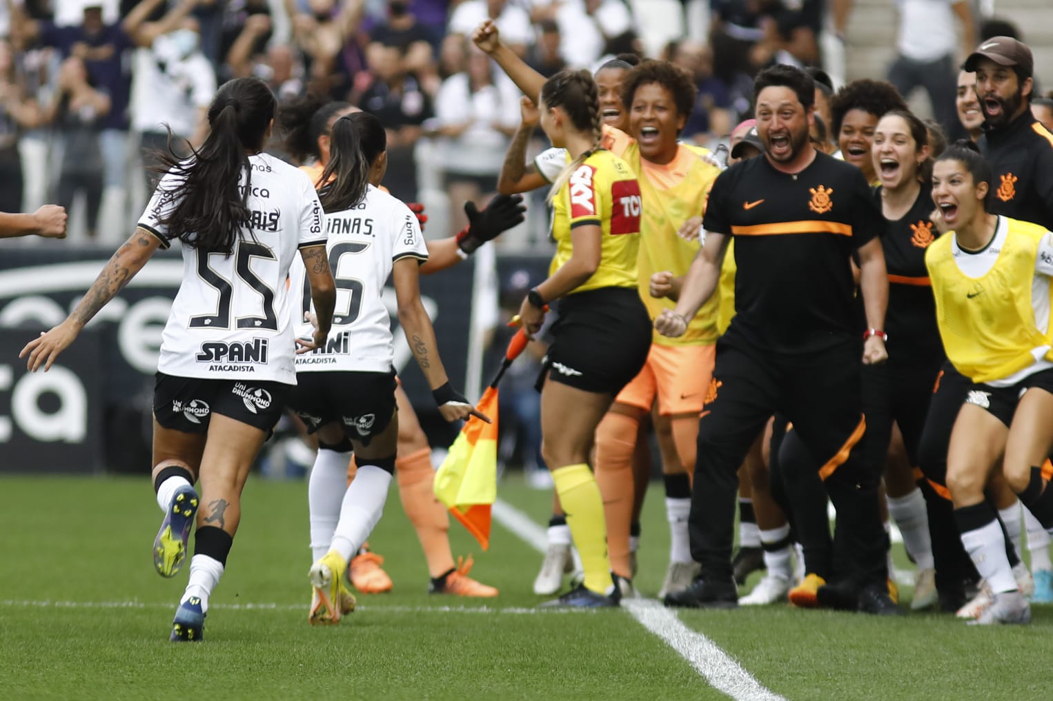 Corinthians sai em vantagem no Derbi na semifinal do Brasileiro ...