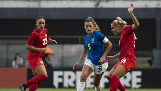 Brasil perde para o Canadá em primeiro amistoso na Vila Belmiro.