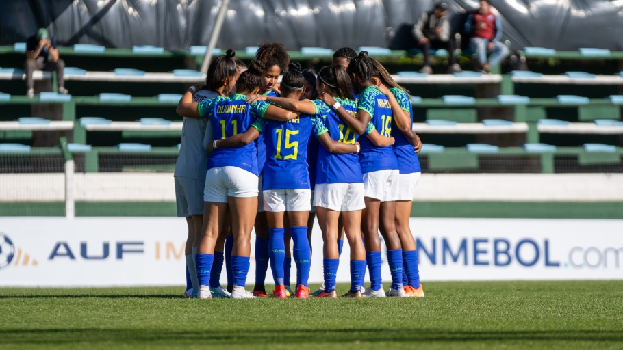 A Seleção Brasileira está participando da Conmebol Liga Evolução sub-19, sob o comando da treinadora Simone Jatobá. Créditos: Leandro Lopes/CBF. 