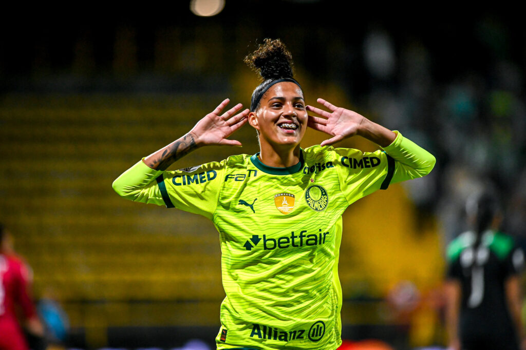 Amanda Gutierres marcou dois gols na partida. Créditos: Staff Images Woman. 