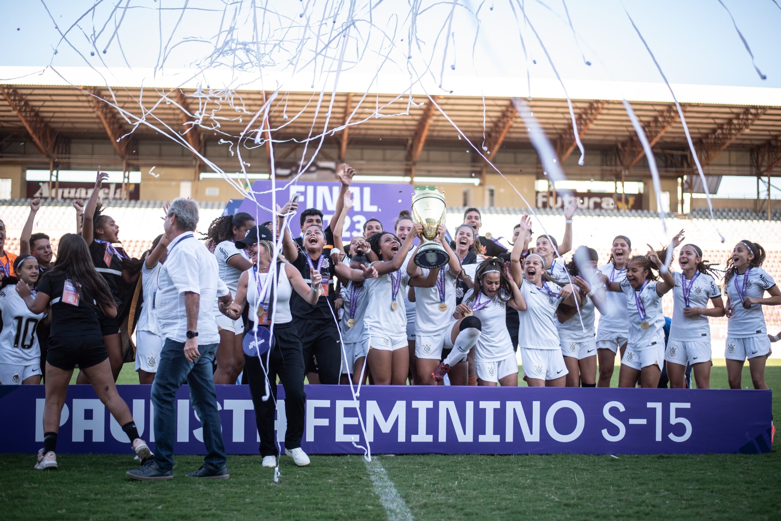 Futebol feminino: Corinthians brilha, goleia o Palmeiras e está na final do  Paulista