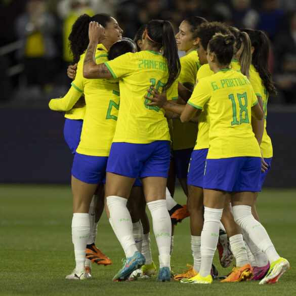 Brasil vence Argentina e se classifica para as semifinais da Copa Ouro