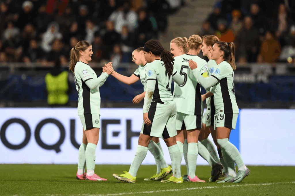 Em 2023/24, o Chelsea venceu o Paris FC por 4 a 0 no Stade Charléty e assegurou a 1ª posição do grupo D. Créditos: Divulgação/Chelsea. 