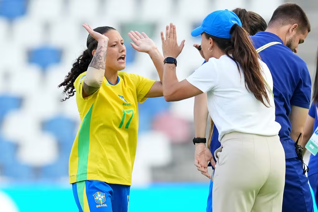 Evelin coleciona convocações para a equipe principal e é um dos pilares da Seleção Brasileira Sub-20. Créditos: Divulgação/FIFA.